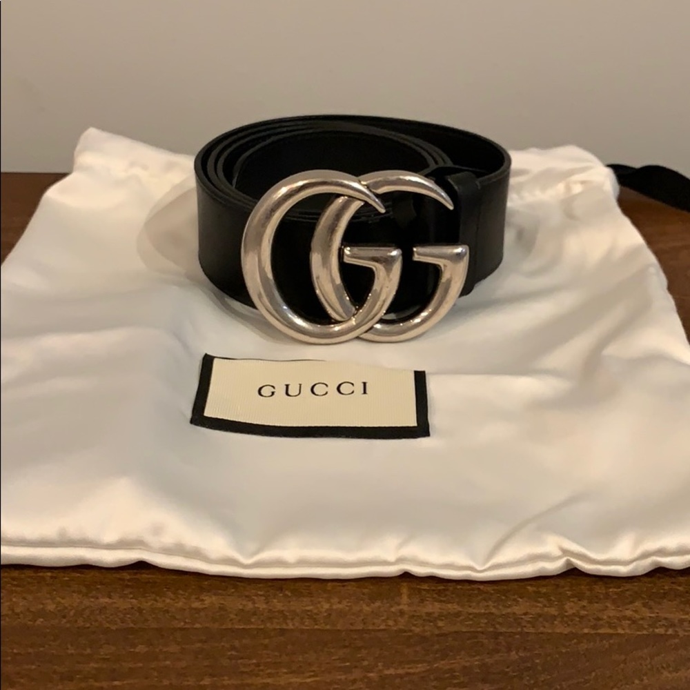 Gucci black and sliver logo belt